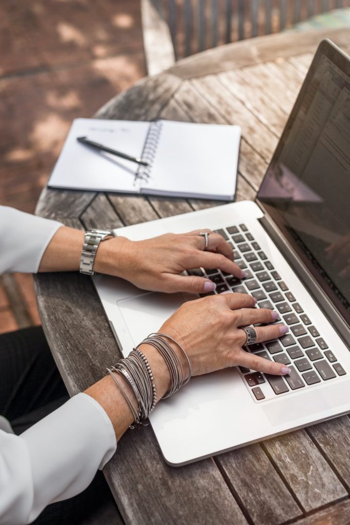 linkedin, CV, networking, job hunt, expat, expat partner, expat partner career support