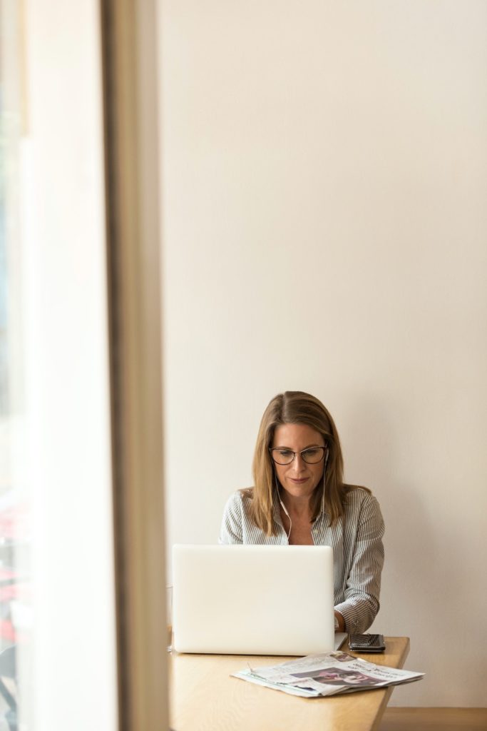 linkedin, CV, networking, job hunt, expat, expat partner, expat partner career support