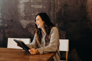 female expatriates, sharethelove, research, role model, female expat, woman