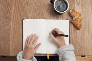 work permit, accompanying spouse, expat partner